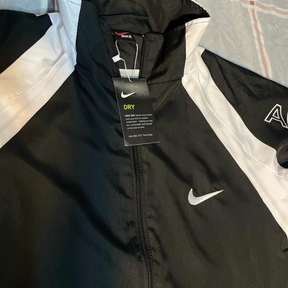 Sweatshirt - Picture 4 of 4